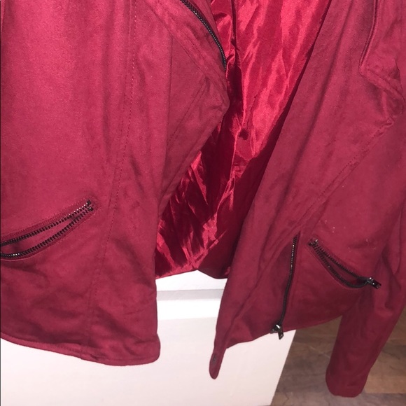 Red jacket - Picture 3 of 4